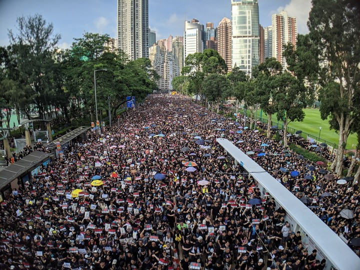 香港示威街景。任何大规模抗争运动的领导都肩负着巨大的责任。 //图片来源：Studio Incendo